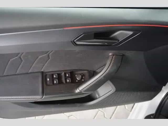 Cupra Leon 1.5 eTSI DSG LED ACC SHZ FullLink Keyless 12/2024-photo-24