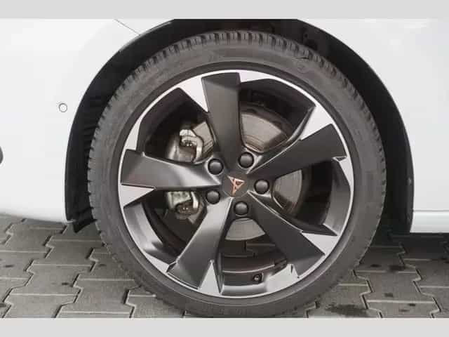 Cupra Leon 1.5 eTSI DSG LED ACC SHZ FullLink Keyless 12/2024-photo-5