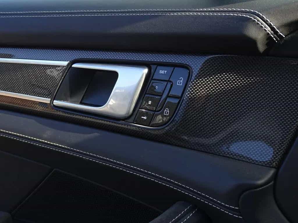 Porsche Panamera 4.0 V8 481PK GTS / carbon / alcantara / 03/2021-photo-27