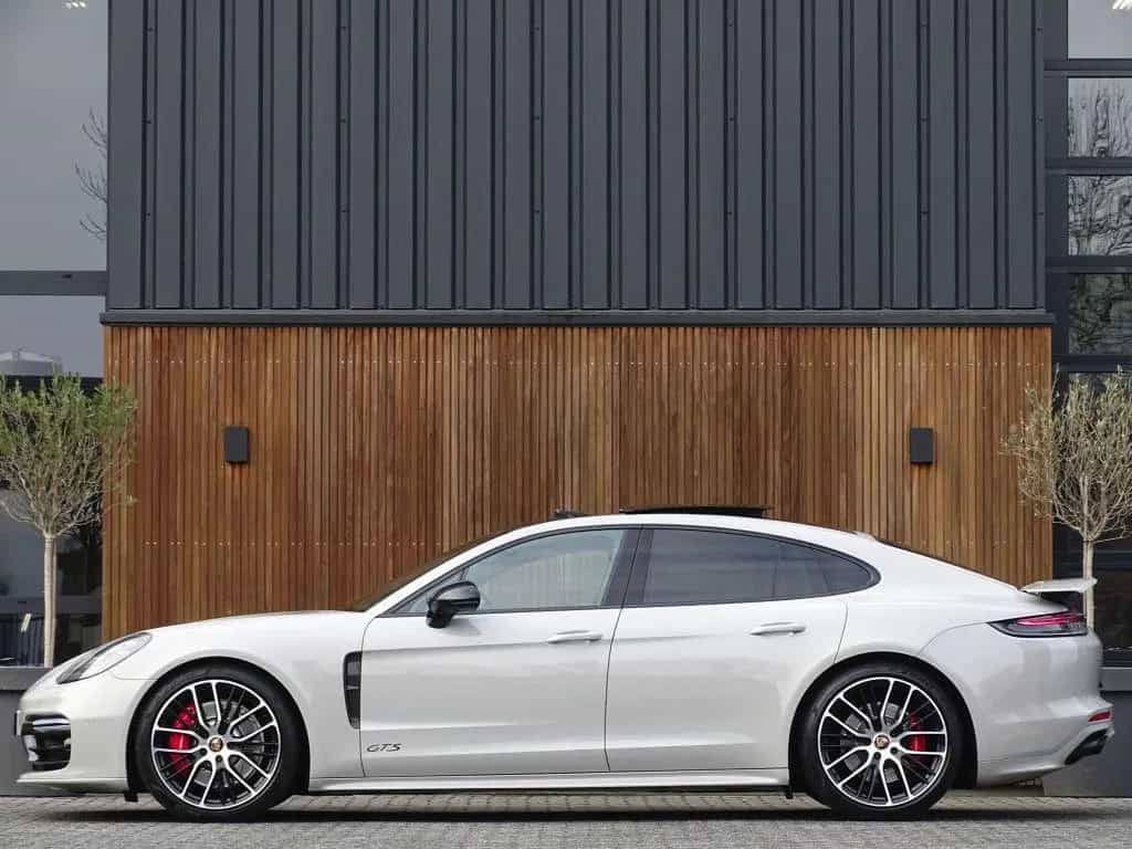 Porsche Panamera 4.0 V8 481PK GTS / carbon / alcantara / 03/2021-photo-2