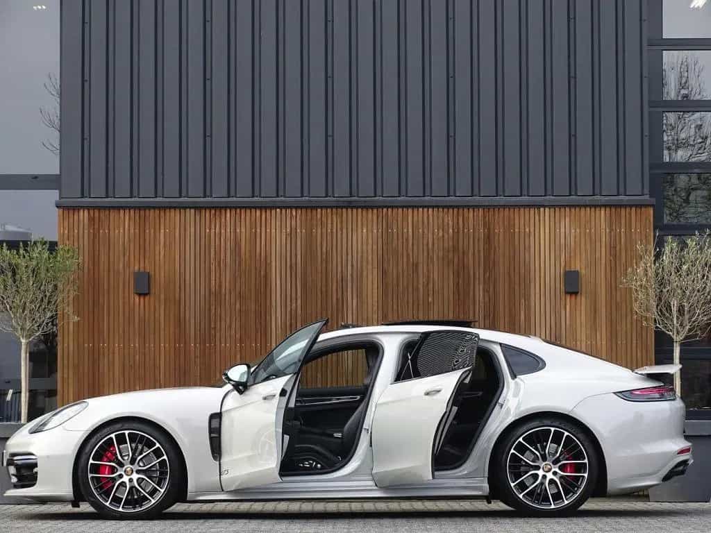 Porsche Panamera 4.0 V8 481PK GTS / carbon / alcantara / 03/2021-photo-3