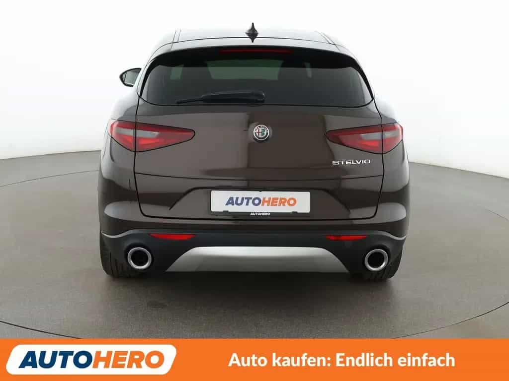 Alfa Romeo Stelvio 2.2 JTDM Super 2WD Aut.*NAVI*LED*TEMPO* 05/2018-photo-4