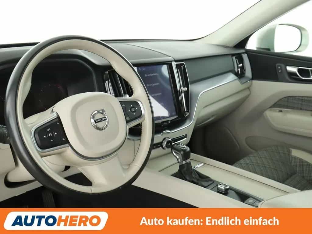 Volvo XC60 2.0 D4 Momentum AWD Aut.*NAVI*LED*ACC*PDC* 05/2019-photo-10