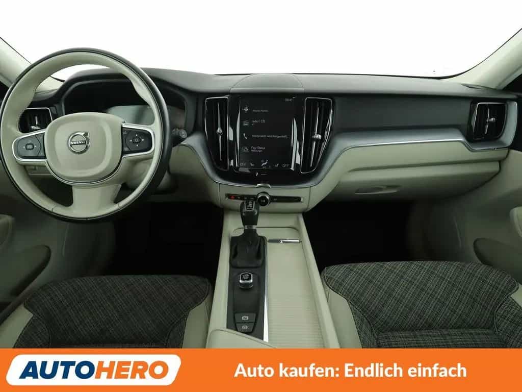 Volvo XC60 2.0 D4 Momentum AWD Aut.*NAVI*LED*ACC*PDC* 05/2019-photo-11