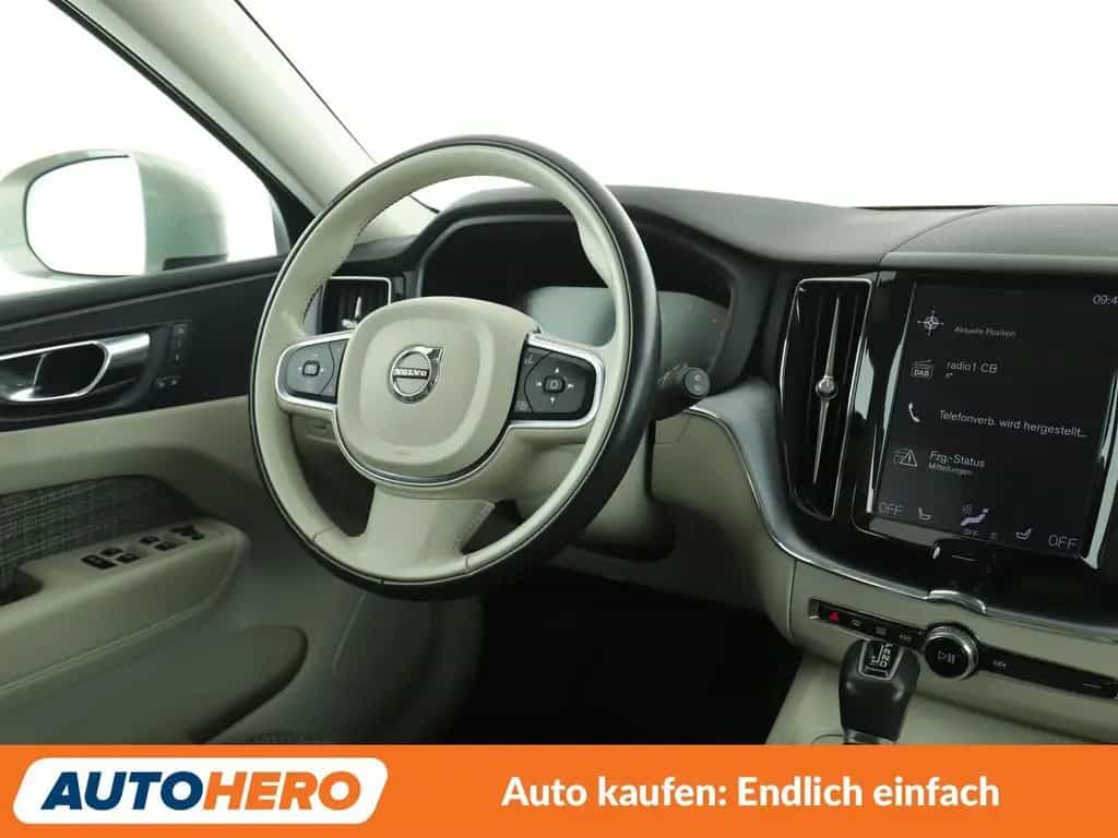 Volvo XC60 2.0 D4 Momentum AWD Aut.*NAVI*LED*ACC*PDC* 05/2019-photo-12