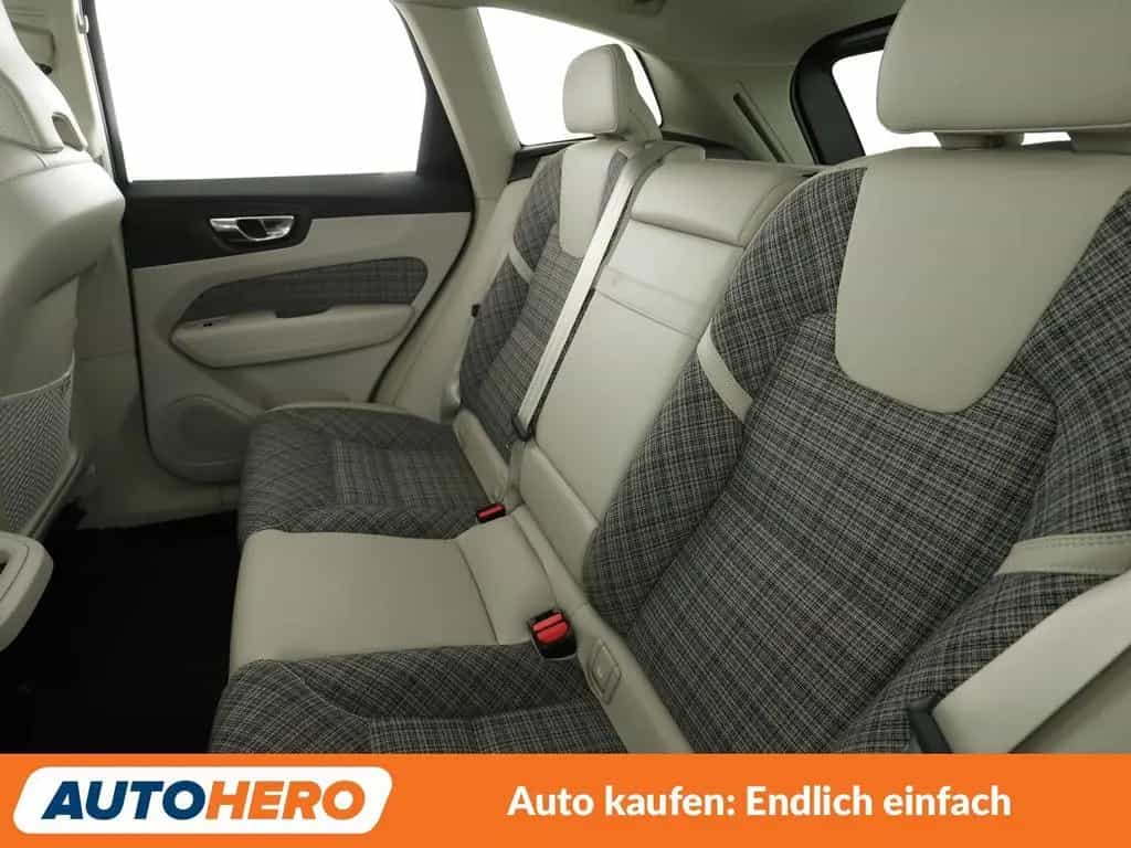 Volvo XC60 2.0 D4 Momentum AWD Aut.*NAVI*LED*ACC*PDC* 05/2019-photo-13