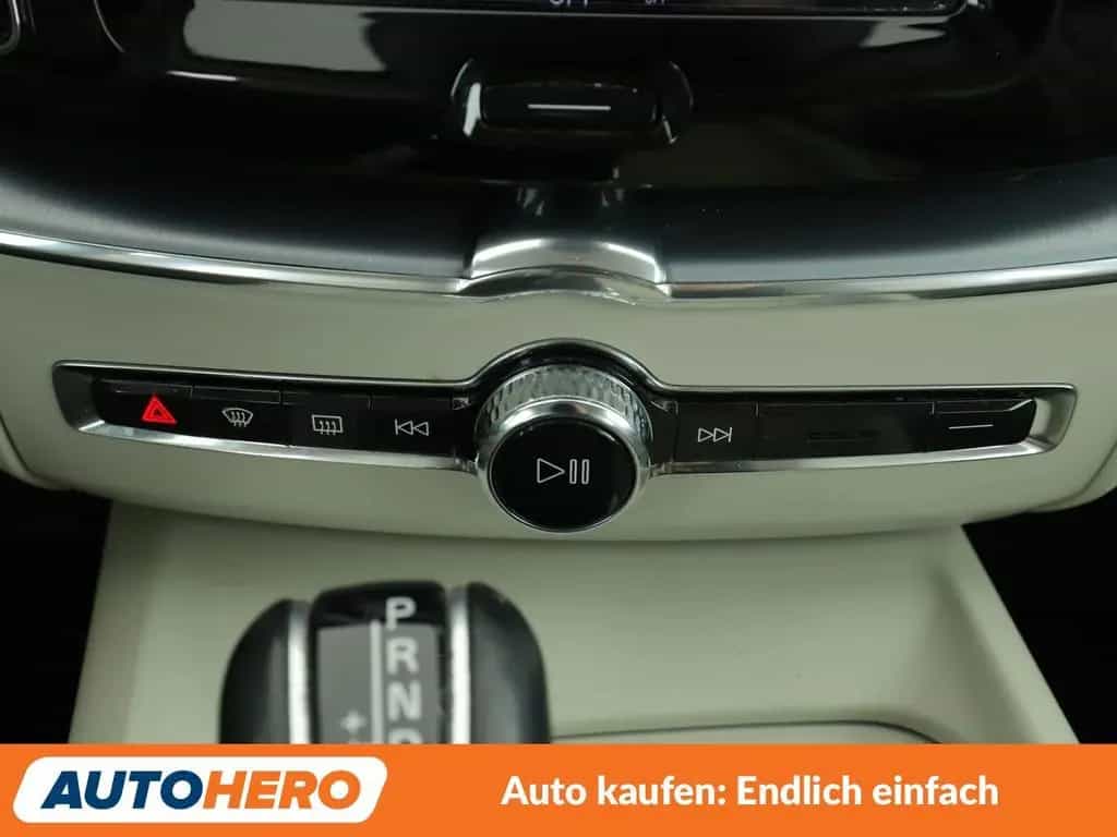 Volvo XC60 2.0 D4 Momentum AWD Aut.*NAVI*LED*ACC*PDC* 05/2019-photo-22