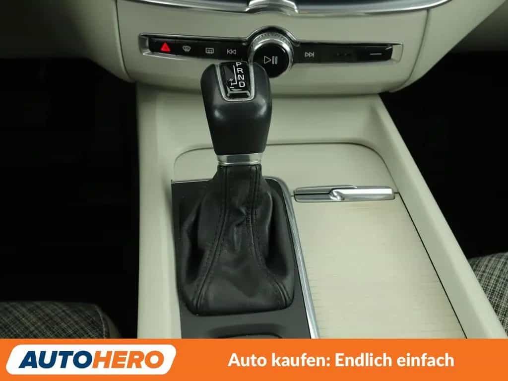 Volvo XC60 2.0 D4 Momentum AWD Aut.*NAVI*LED*ACC*PDC* 05/2019-photo-23