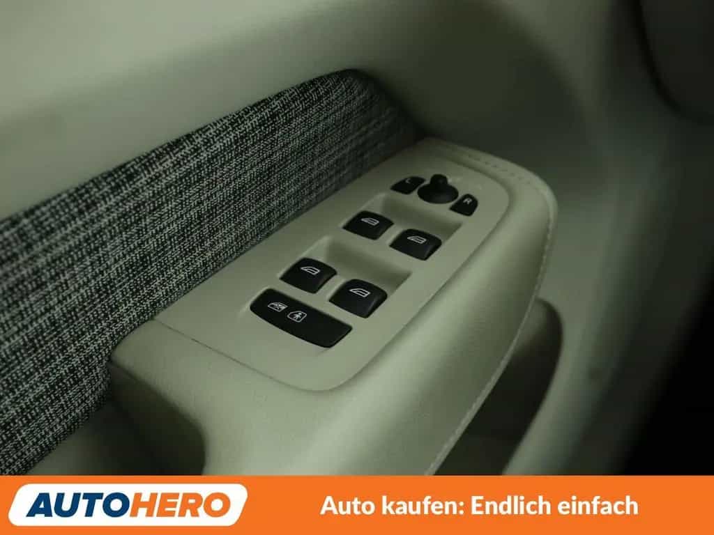 Volvo XC60 2.0 D4 Momentum AWD Aut.*NAVI*LED*ACC*PDC* 05/2019-photo-24