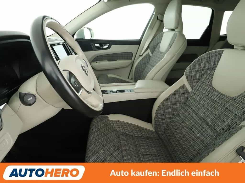 Volvo XC60 2.0 D4 Momentum AWD Aut.*NAVI*LED*ACC*PDC* 05/2019-photo-9