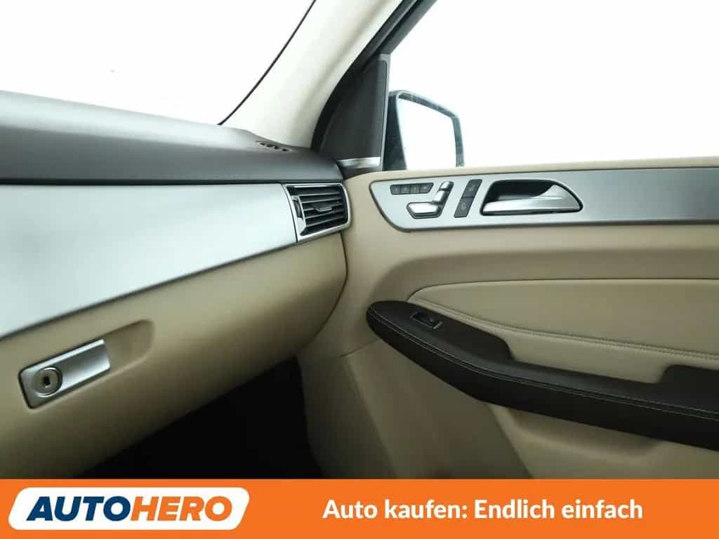 Mercedes-Benz GLE 400 4Matic Aut.*NAVI*LED*ACC*CAM* 05/2016-photo-27