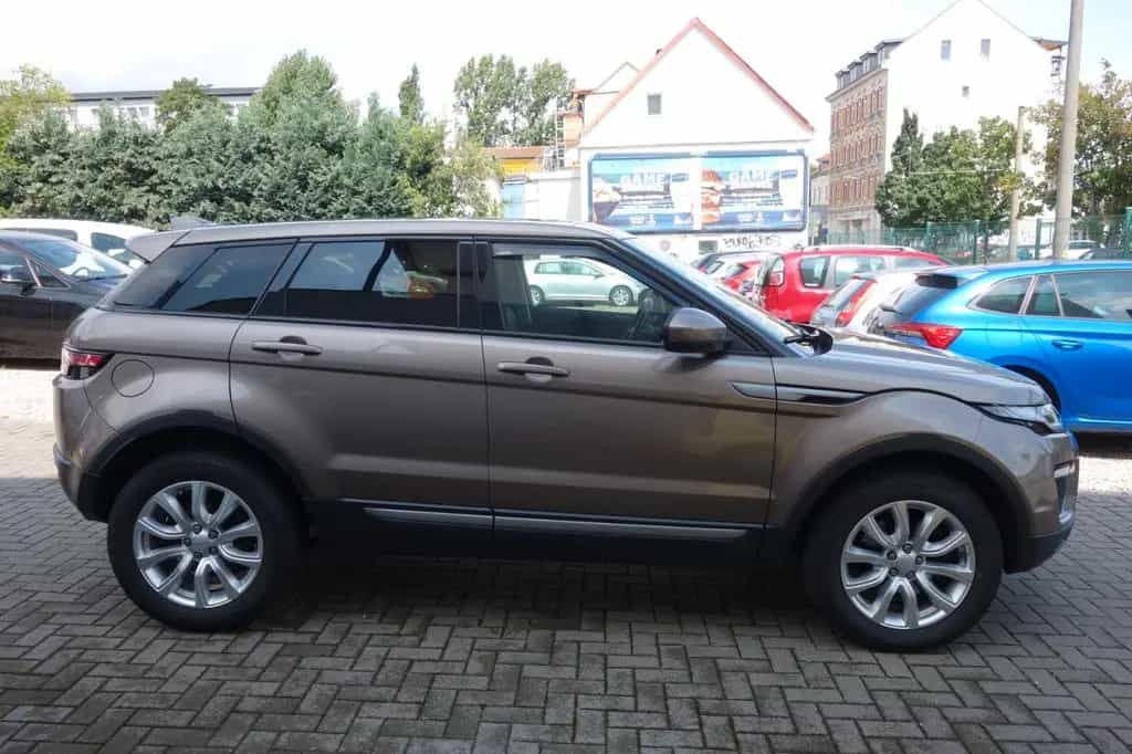 Land Rover Range Rover Rover Evoque SE 1.Hd/Panorama/AHK/WR kompl 07/2017-photo-4