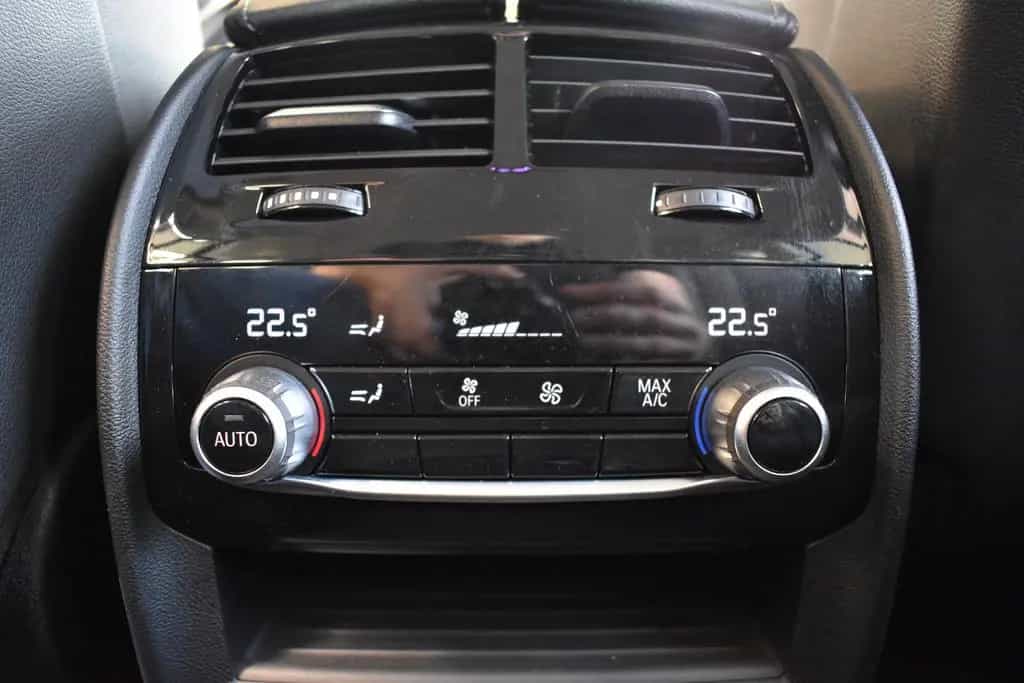 BMW 520 d Touring Autom. Laser~LiveCo~Leder~HuD~360° 03/2021-photo-22