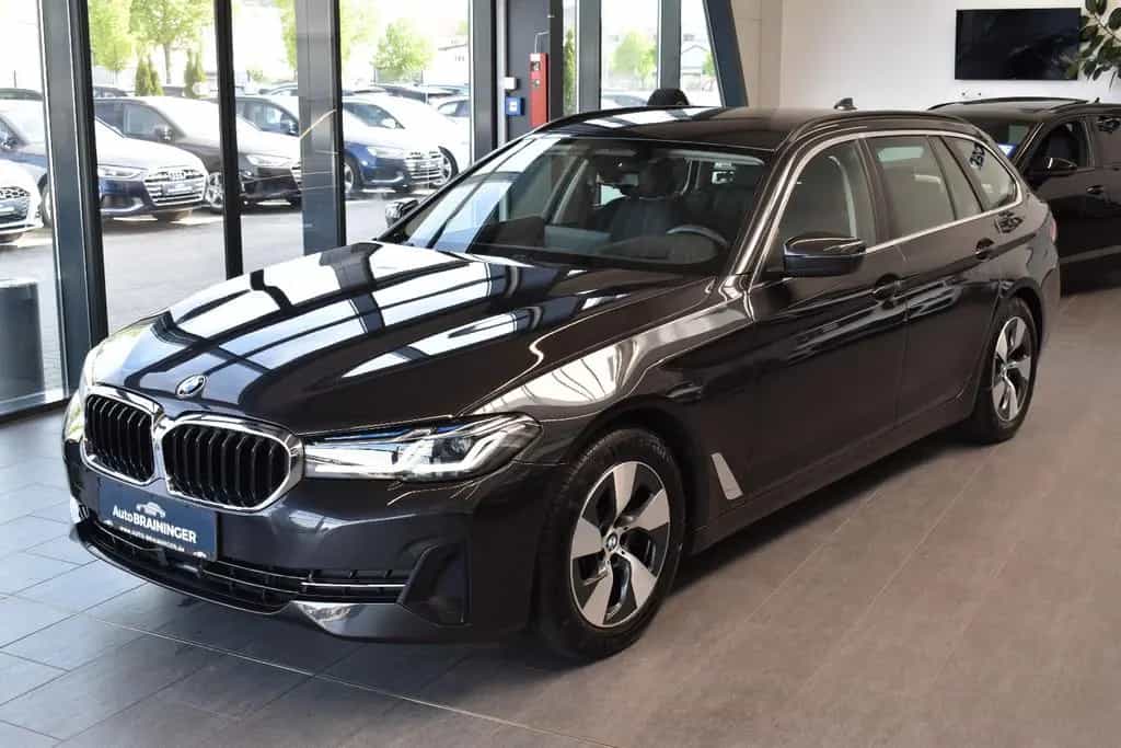 BMW 520 d Touring Autom. Laser~LiveCo~Leder~HuD~360° 03/2021-photo-3