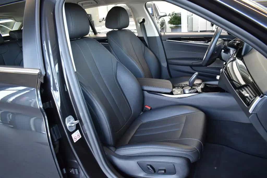 BMW 520 d Touring Autom. Laser~LiveCo~Leder~HuD~360° 03/2021-photo-8
