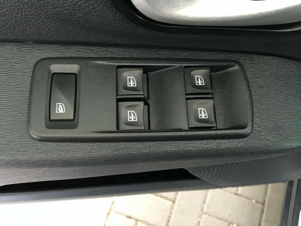 Dacia Lodgy 1.6SCe Stepway/Navi/Sitzh/7-Sitz/PDC/Tempo 08/2019-photo-20
