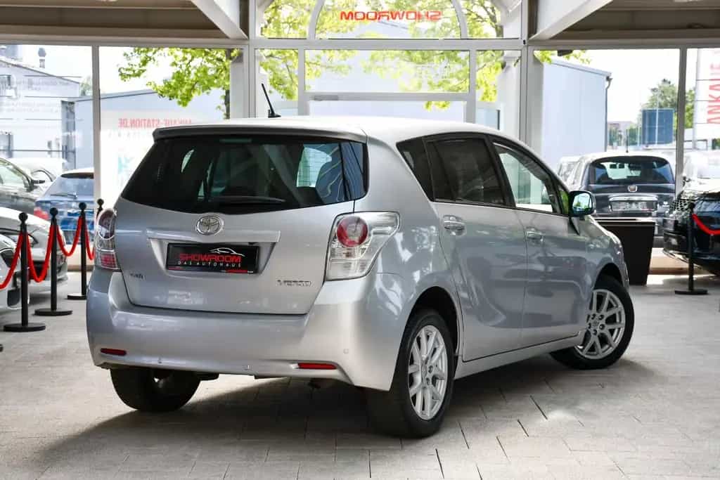 Toyota Verso Executive Automatik Kamera 7Sitzer 1.Hand 09/2011-photo-1
