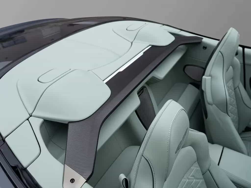 Aston Martin Vanquish Volante Epsilon Black / Sage Green null-photo-28