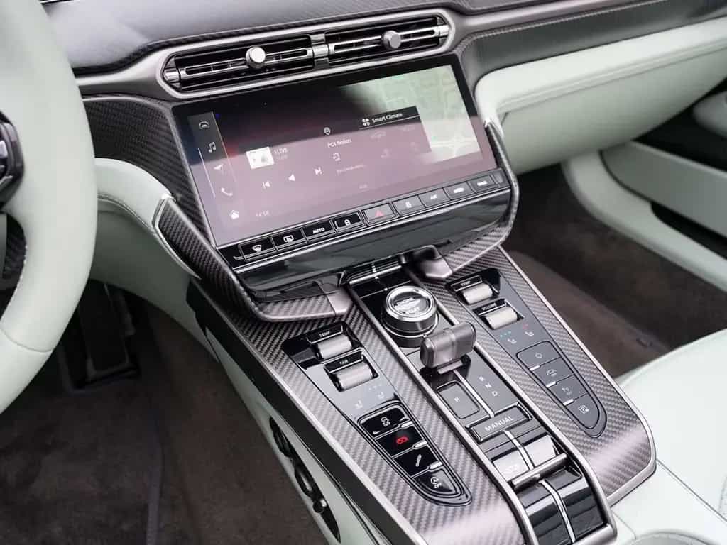 Aston Martin Vanquish Volante Epsilon Black / Sage Green null-photo-35