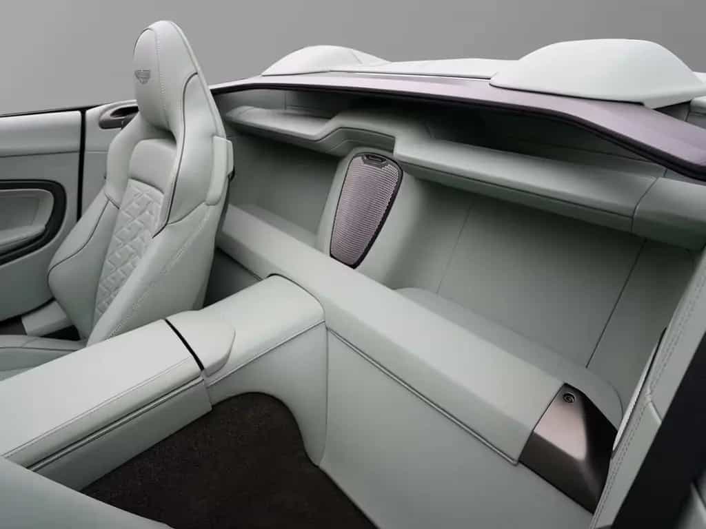 Aston Martin Vanquish Volante Epsilon Black / Sage Green null-photo-36