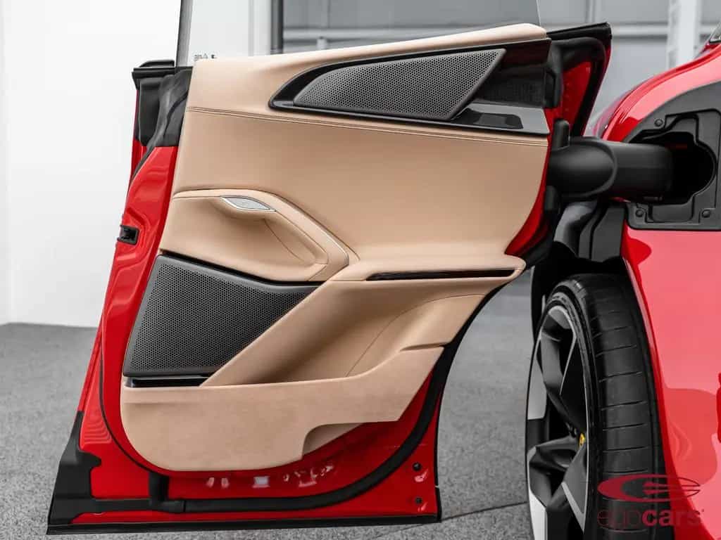 Ferrari Purosangue V12 DCT 4WD 10/2023-photo-18
