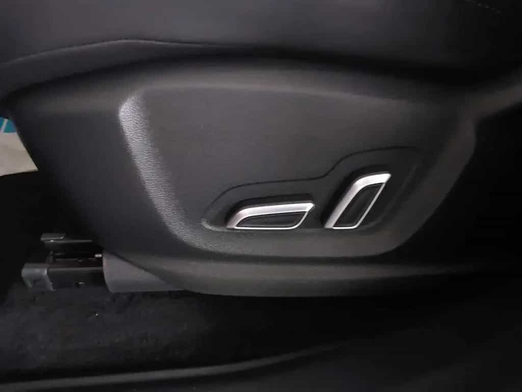 MG HS 1,5i Luxury Aut Klima Leder Navi PDC LMF18"BC 03/2024-photo-26