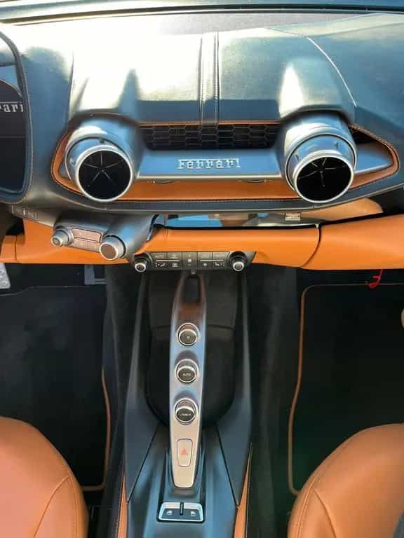 Ferrari 812 6.5 V12 Superfast DCT F1 - 03/2020-photo-10