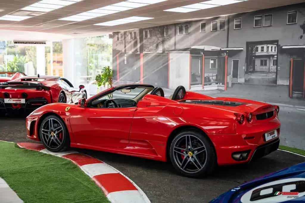 Ferrari F430 Spider *ANALOG V8 WITH EXPOSED ENGINE BAY.* 11/2005-photo-6
