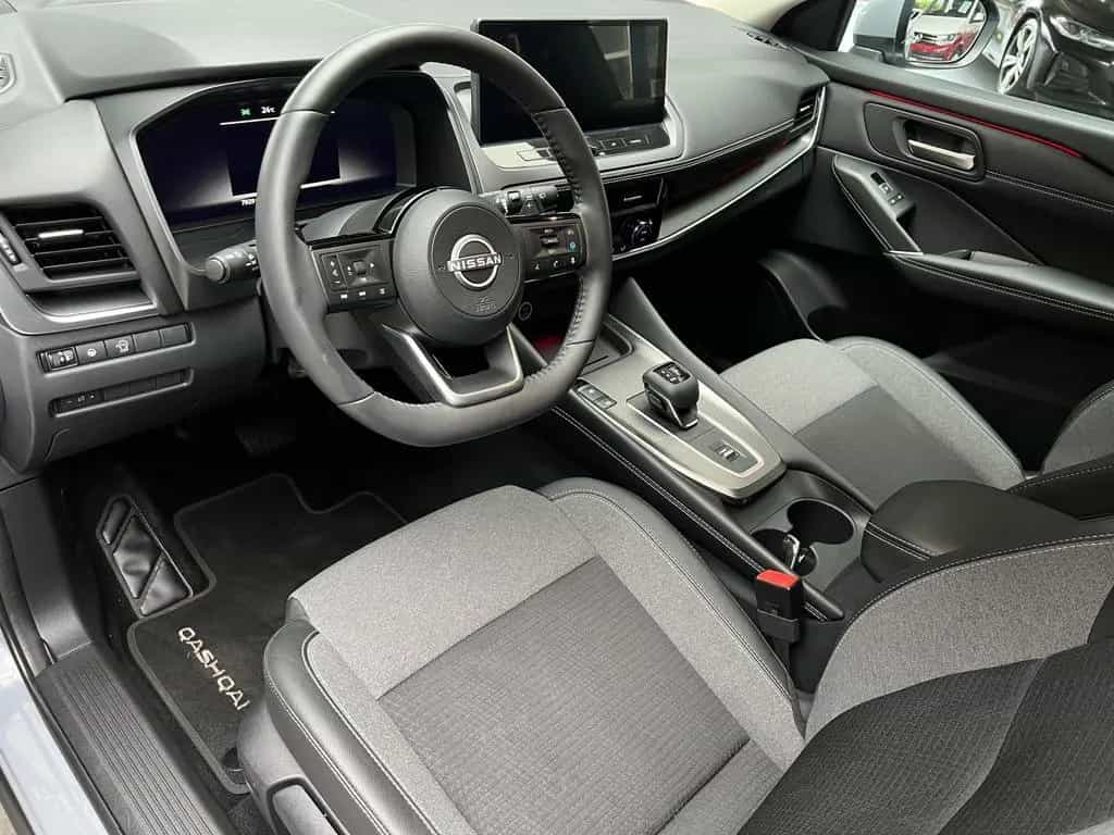 Nissan Qashqai N-Connecta CarPlay 360°Kamera Winter-Pak 01/2025-photo-2