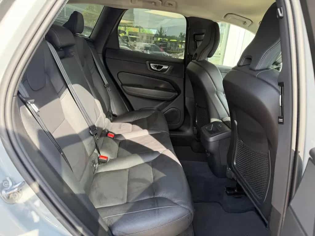 Volvo XC60 B4 D Plus Dark Auto 11/2023-photo-9