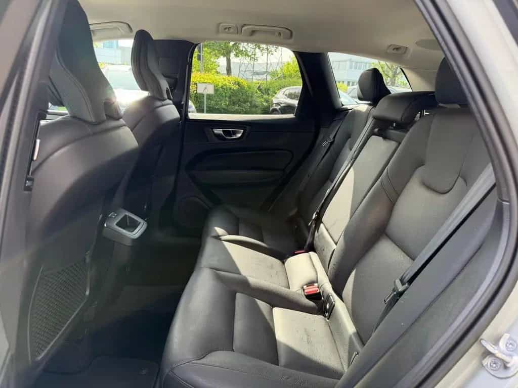 Volvo XC60 B4 D Plus Dark Auto 11/2023-photo-5