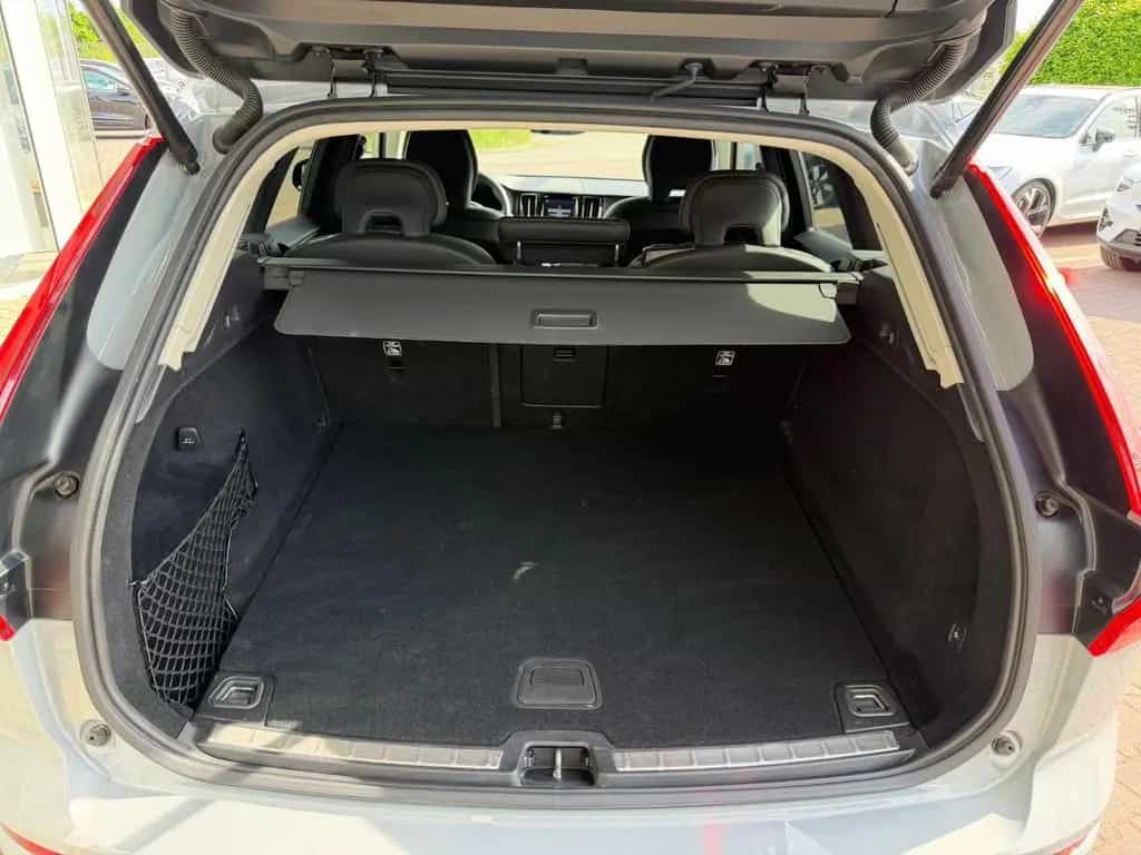 Volvo XC60 B4 D Plus Dark Auto 11/2023-photo-6