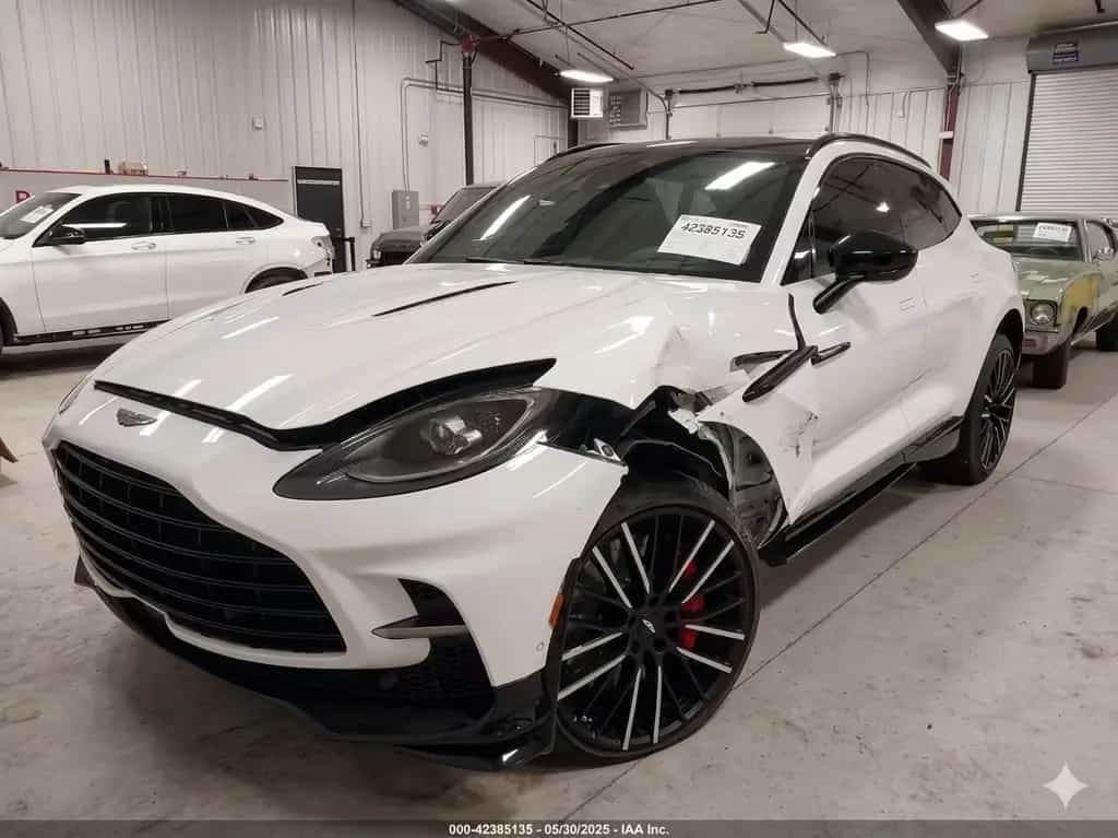 Aston Martin DBX 4.0 V8 DBX707 06/2023-photo-11