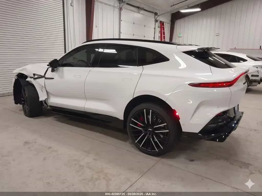 Aston Martin DBX 4.0 V8 DBX707 06/2023-photo-12