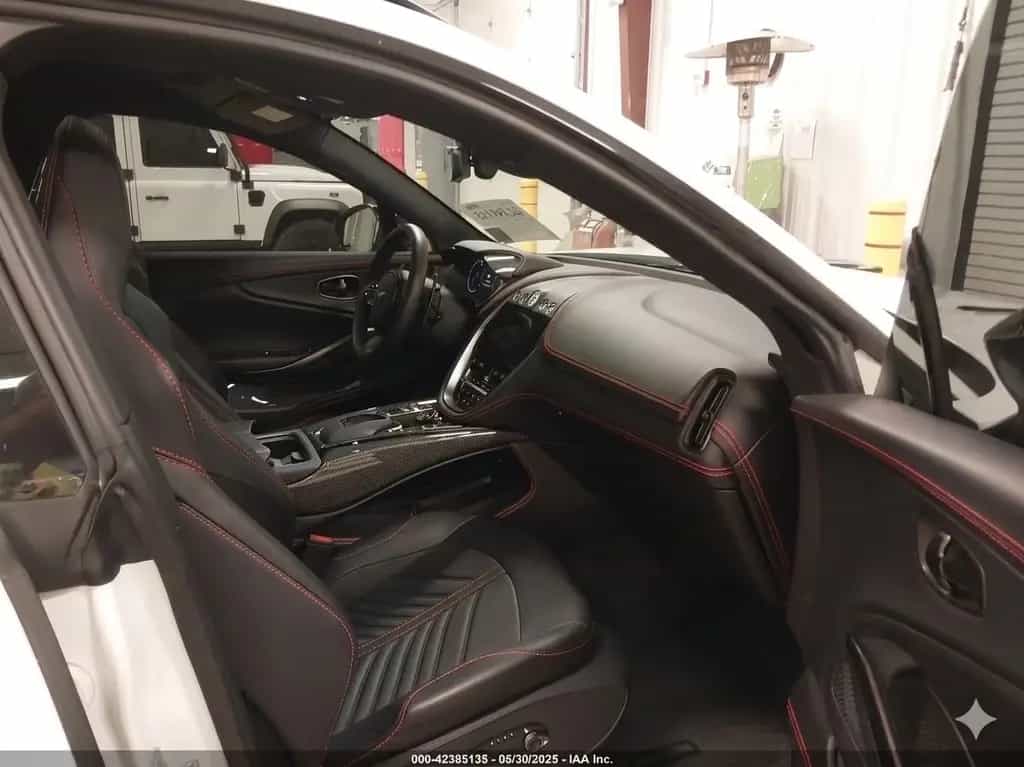 Aston Martin DBX 4.0 V8 DBX707 06/2023-photo-13