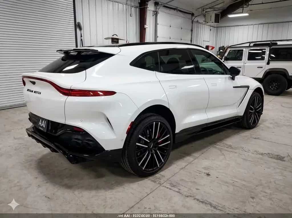Aston Martin DBX 4.0 V8 DBX707 06/2023-photo-14