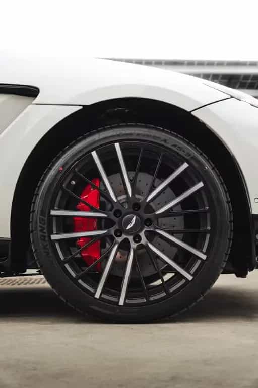 Aston Martin DBX 4.0 V8 DBX707 06/2023-photo-5