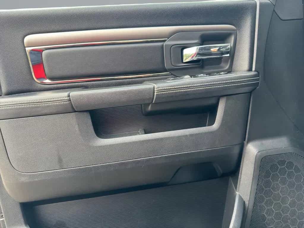 Dodge RAM 1500 Night Edition 5.7L V8 HEMI 05/2018-photo-16
