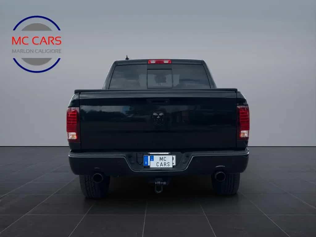 Dodge RAM 1500 Night Edition 5.7L V8 HEMI 05/2018-photo-2