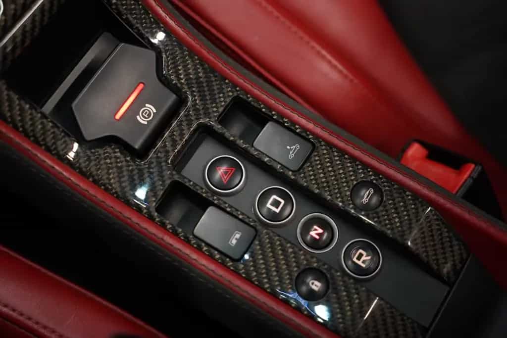 McLaren MP4-12C Spider 3.8 V8 626 PS 07/2013-photo-32