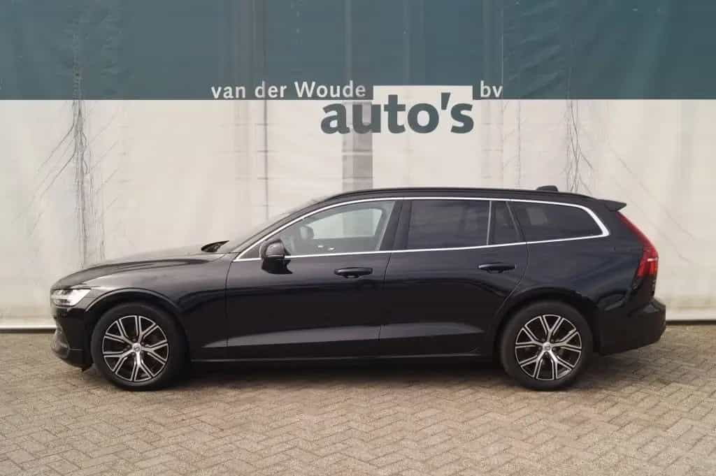 Volvo V60 2.0 B4 197pk automatik Core -NAVI-ECC-LED-CA 02/2023-photo-0