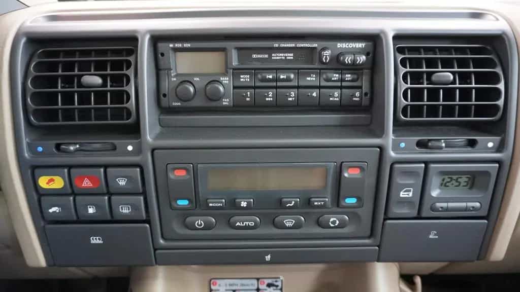 Land Rover Discovery V8*RARITÄT*7-SITZER*LEDER*GSHD 05/2000-photo-17