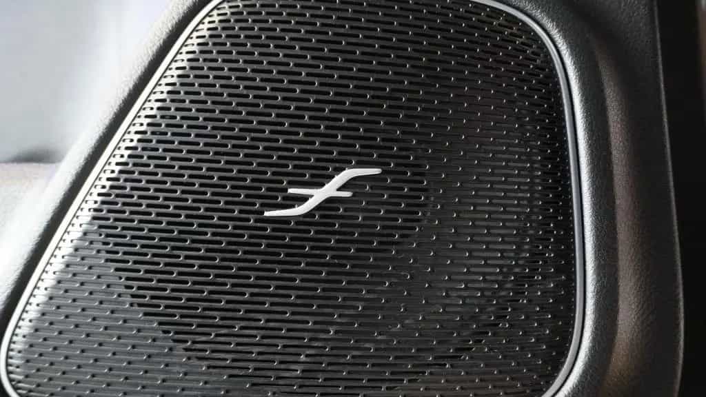 Mercedes-Benz GLB 250 *ACC*AHK*BURMESTER*PANO*360°KAM*STHZ* 02/2022-photo-26