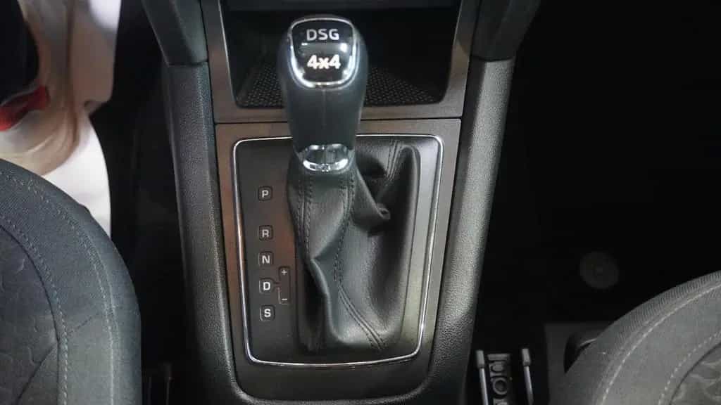 Skoda Yeti Style 4x4*BI-XENON*1-HAND*NAVI* 02/2016-photo-12