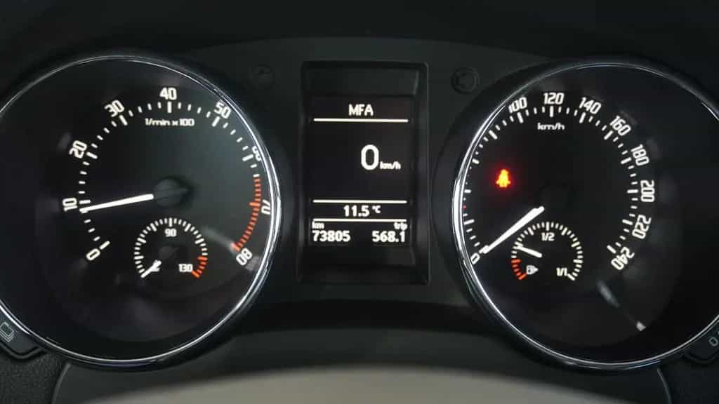 Skoda Yeti Style 4x4*BI-XENON*1-HAND*NAVI* 02/2016-photo-13