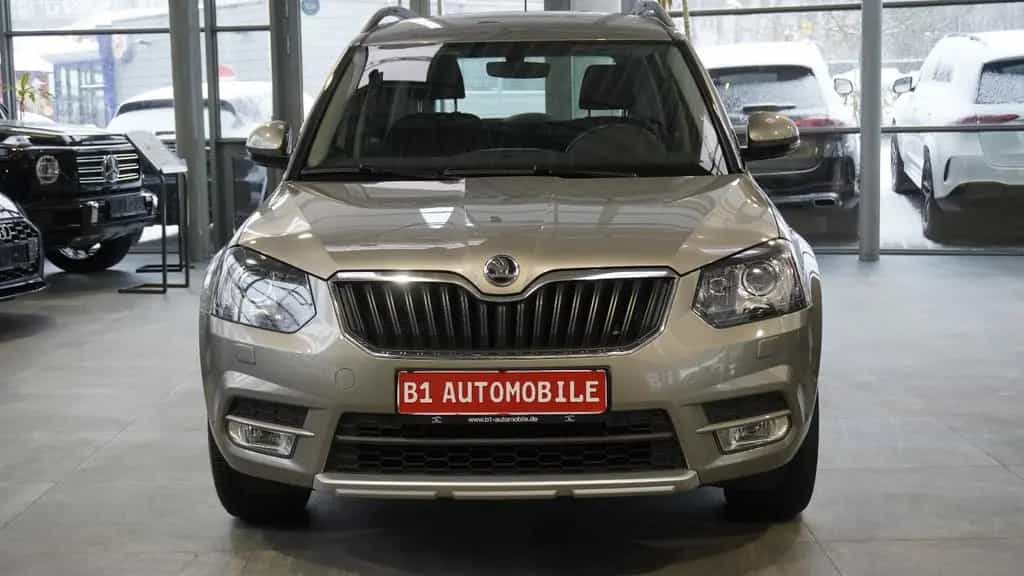 Skoda Yeti Style 4x4*AHK*BI-XENON*DAB* 01/2016-photo-1
