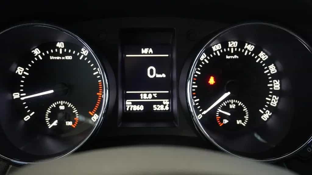 Skoda Yeti Style 4x4*AHK*BI-XENON*DAB* 01/2016-photo-12
