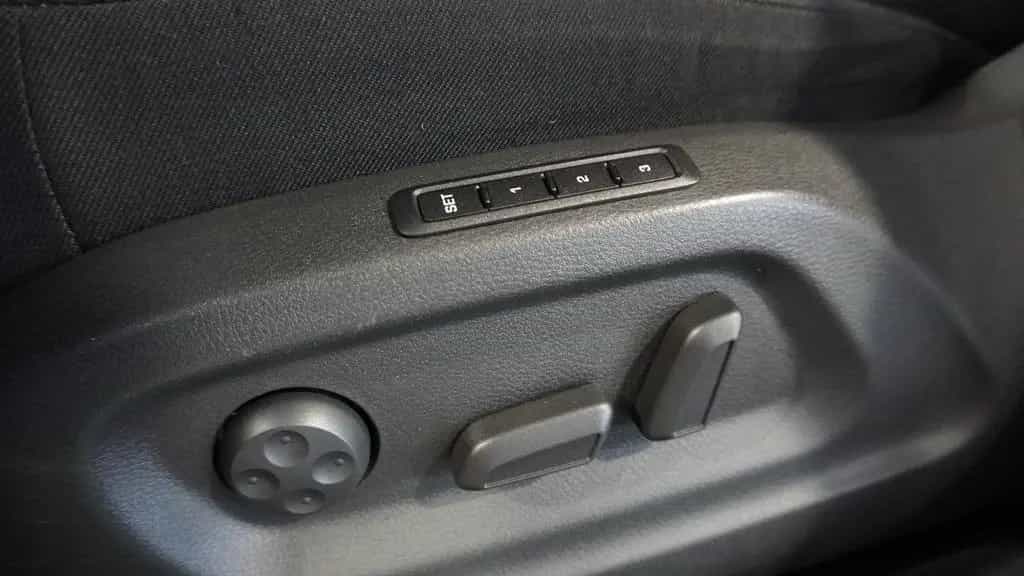Skoda Yeti Style 4x4*AHK*BI-XENON*DAB* 01/2016-photo-17