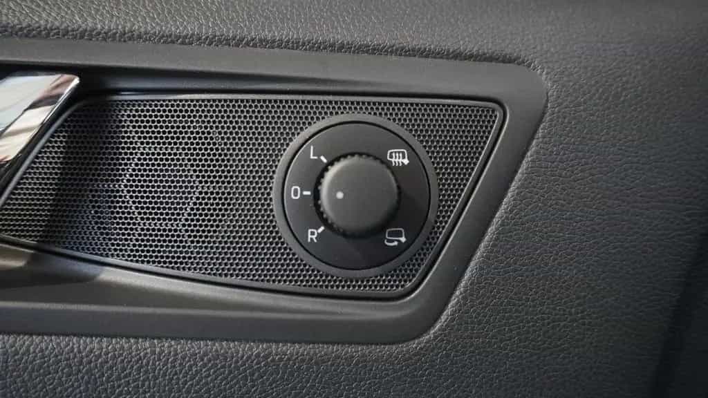 Skoda Yeti Style 4x4*AHK*BI-XENON*DAB* 01/2016-photo-19