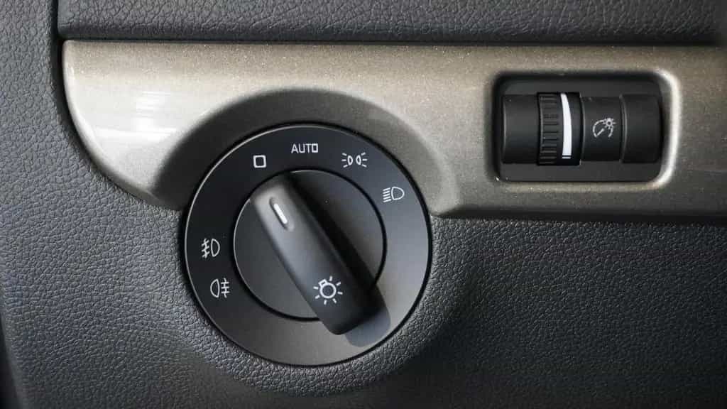 Skoda Yeti Style 4x4*AHK*BI-XENON*DAB* 01/2016-photo-21
